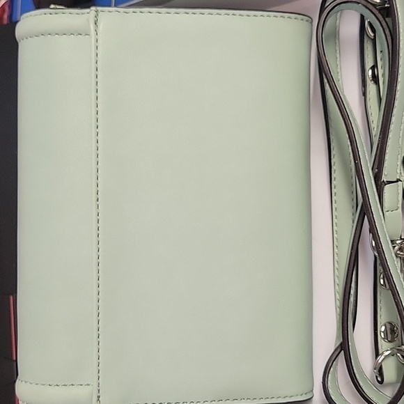 Nine West Mint Green Crossbody Bag Chain Accent Strap New In Box - Picture 8 of 10